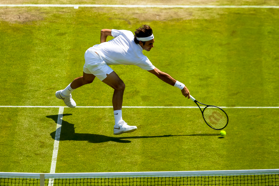 00-ad-Roger-Federer-Switzerland-LONDON-ENGLAND-WIMBLEDON-2014-DAY-8-TENNIS-VIEW-MAGAZINE-MAURICIO-PAIZ-37391-900px.jpg